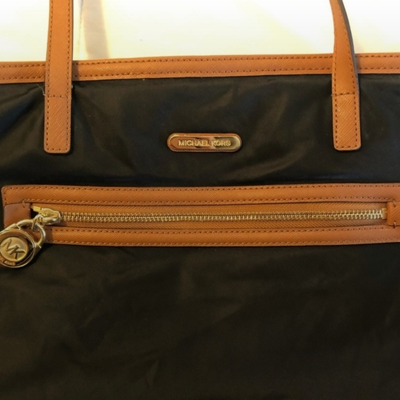 💖Michael Kors👜 Kempton Nylon large Tote bag - Picture 2 of 8
